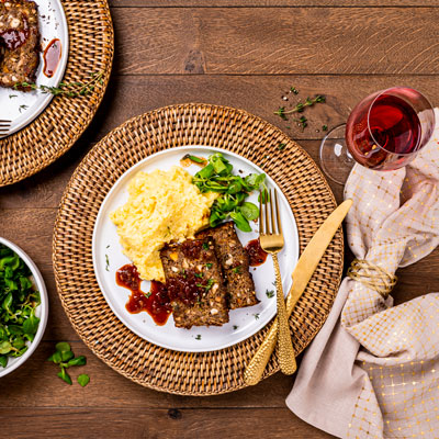 Bild Vegetarischer Nussbraten mit Polenta