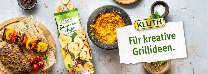Bild mit Grillgut und einer Tüte Bananenchips